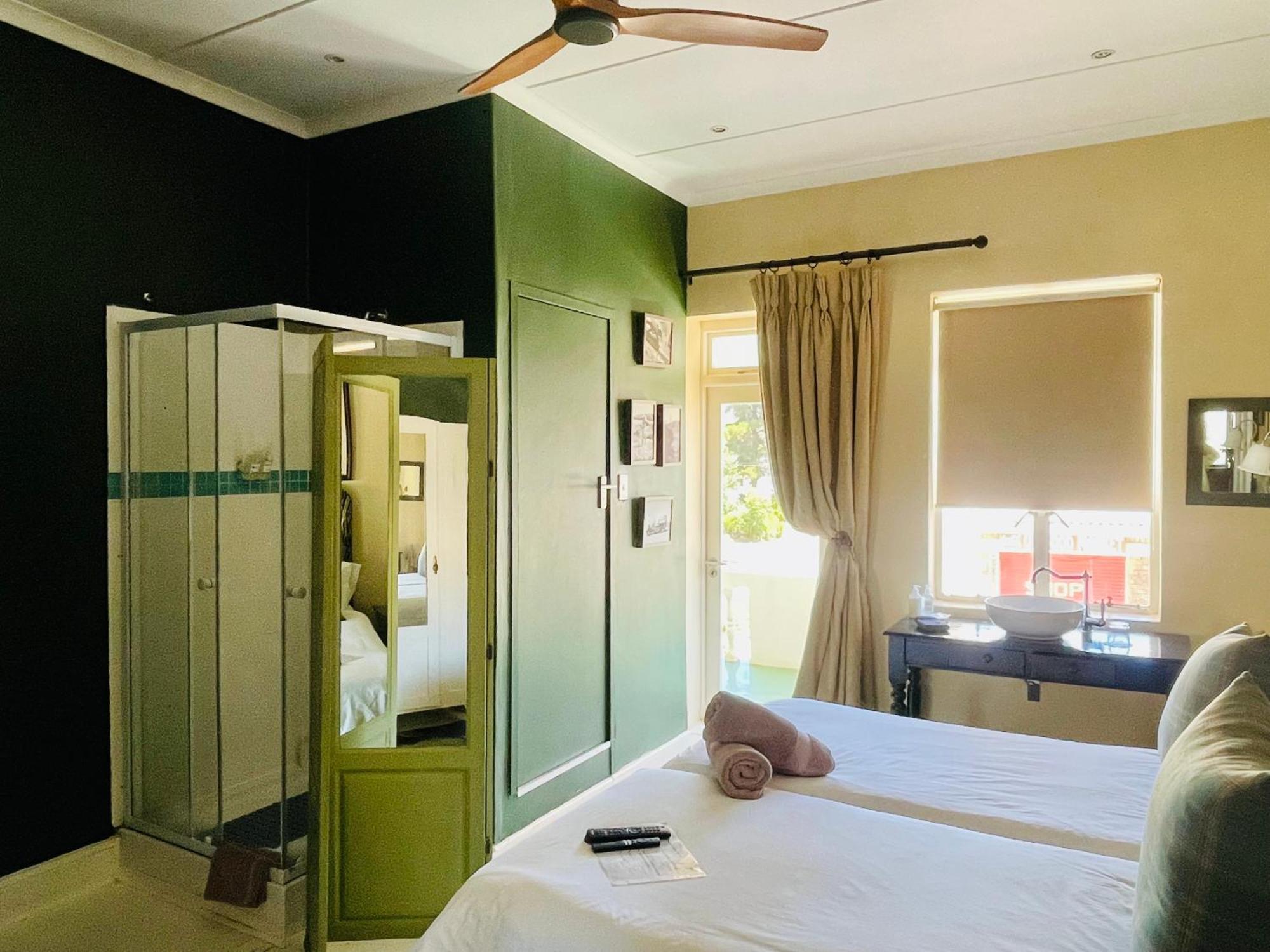Karoo Art Hotel Barrydale Bagian luar foto